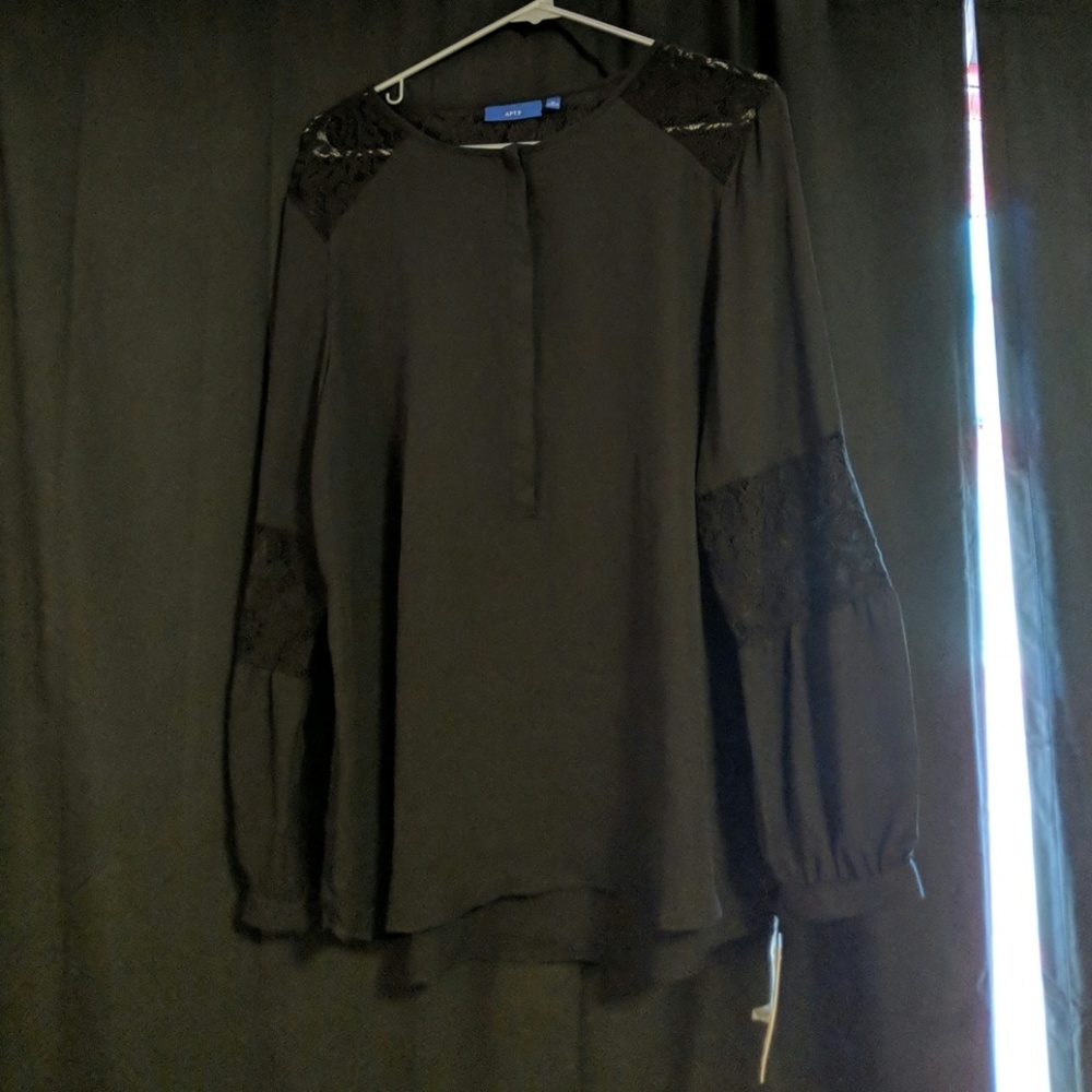 Apt. 9 Black Laced Blouse